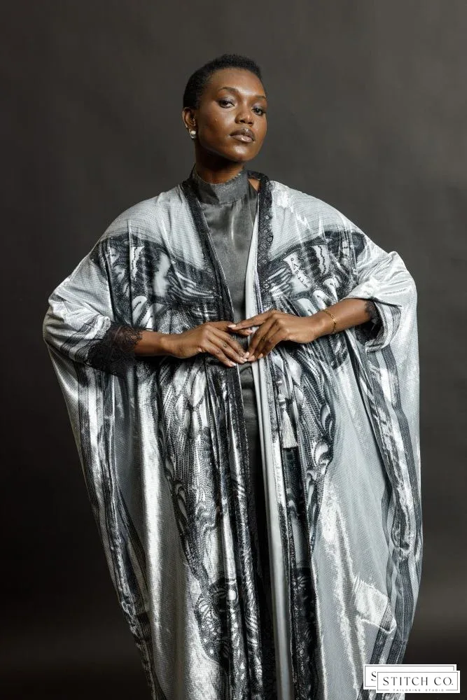SIGNATURE VELVET ABAYA