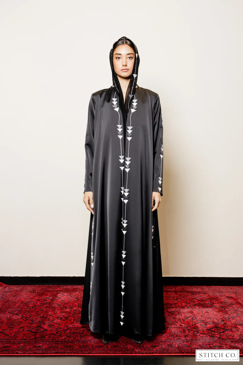 BLACK  EMBROIDRED ABAYA  WITH AGATE 
